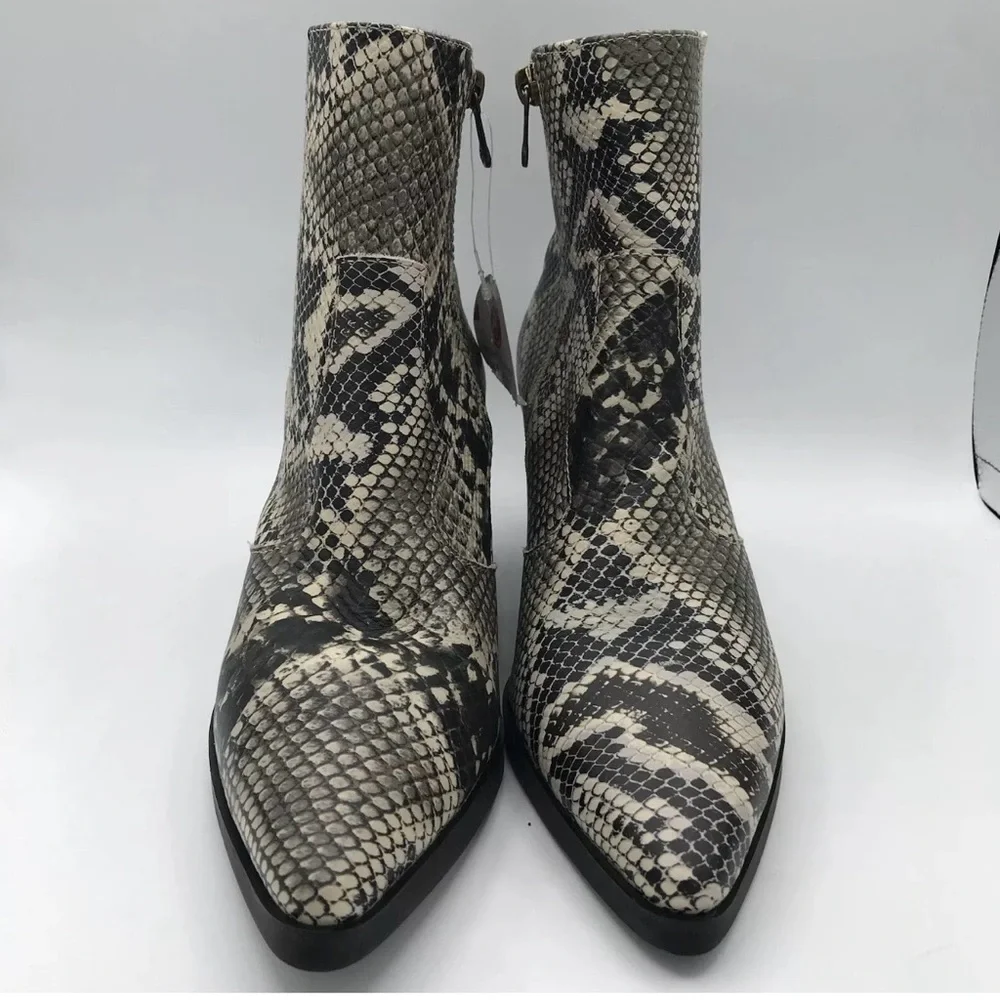 NWOB Blondo Que Waterproof Snakeskin Print Leather Block Heel Booties Sz 9.5 NEW